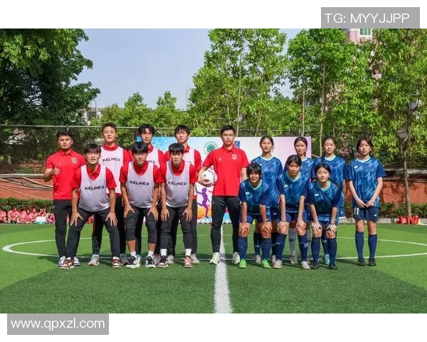 以足球为核心，探索体育运动中的团队协作与个人技艺的完美结合